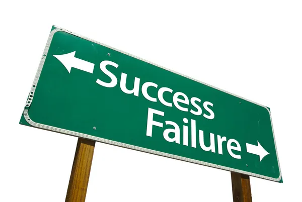 Başarı, başarısızlık yol işaret ile kırpma — Stok fotoğraf