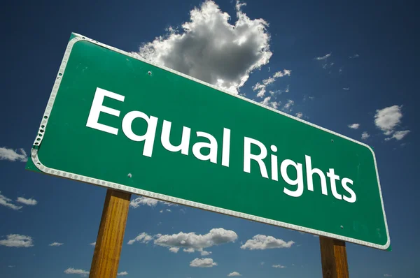 平等权利绿色道路标志 — 图库照片