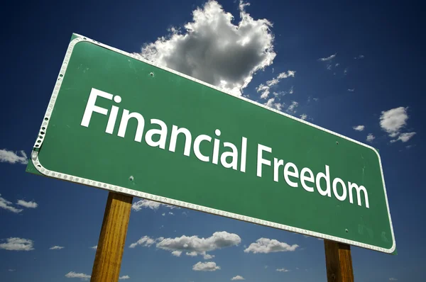 Verkehrszeichen für finanzielle Freiheit — Stockfoto