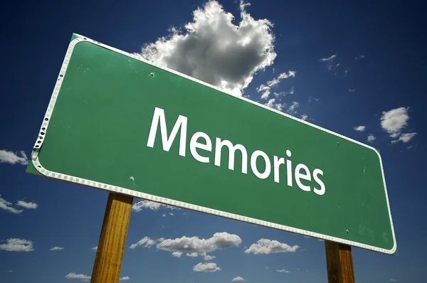 Memories Green Road Sign — Stock Photo, Image