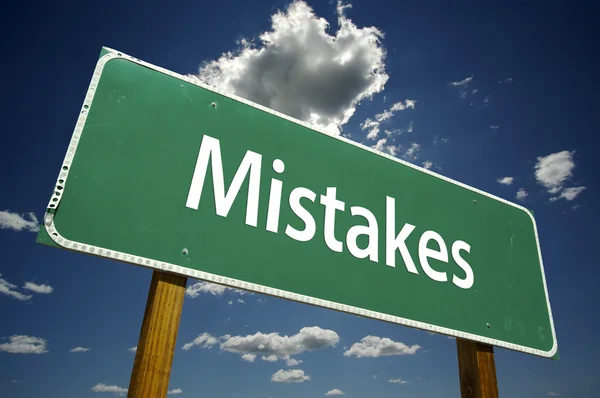 Mistakes Green Road Sign — Stock Photo, Image