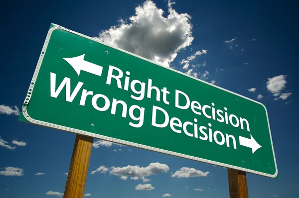 Rätt beslut, fel beslut tecken — Stockfoto