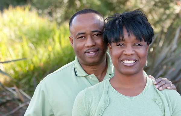 Affettuosa coppia afroamericana — Foto Stock