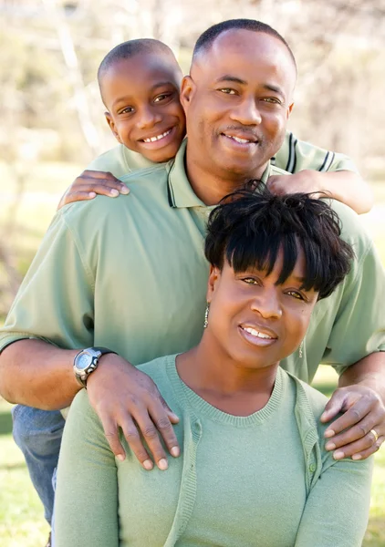 幸せなアフリカ系アメリカ人の家族 — ストック写真