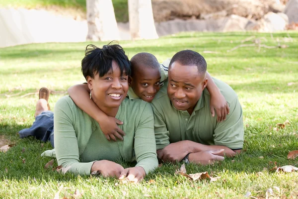 Афро-американських щаслива родина — стокове фото
