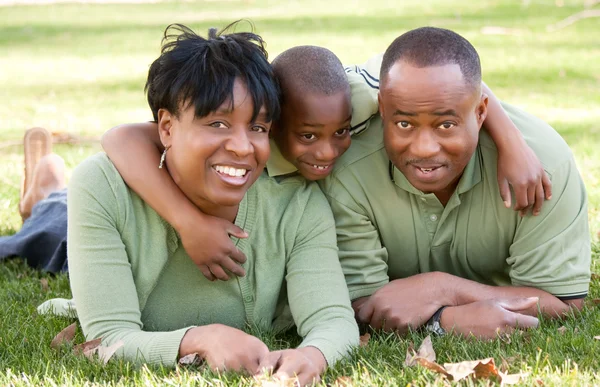 Família afro-americana feliz — Fotografia de Stock