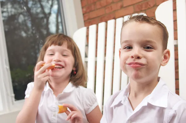 Sister and Brother Having Fun Eating — Stock Photo, Image