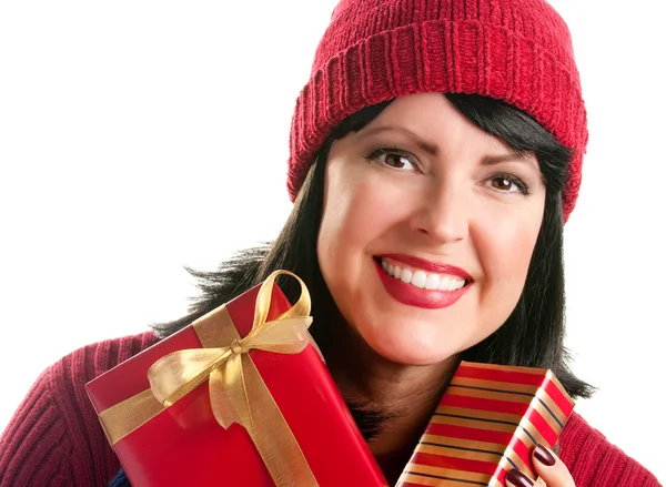Брюнетка держит праздничные подарки — стоковое фото