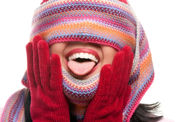 有吸引力的女人用多彩围巾 — 图库照片