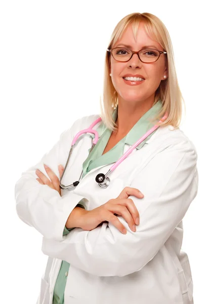 Дружелюбная женщина-врач или медсестра на белом — стоковое фото