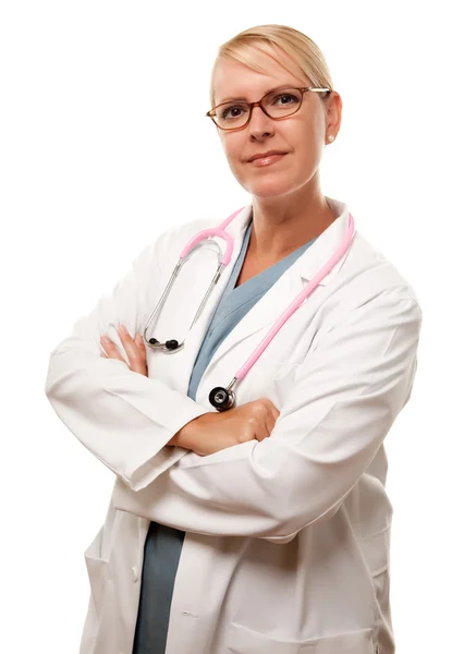 Freundliche weibliche blonde Ärztin auf weiß — Stockfoto