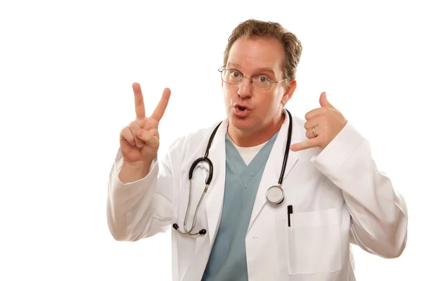Mężczyzna lekarz dwoma palcami w górę na białym tle — Zdjęcie stockowe