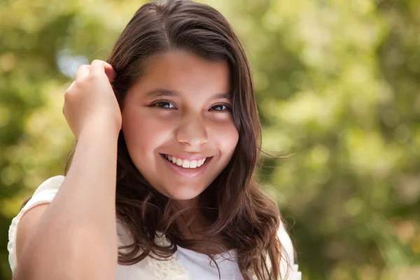 Menina hispânica feliz bonito — Fotografia de Stock