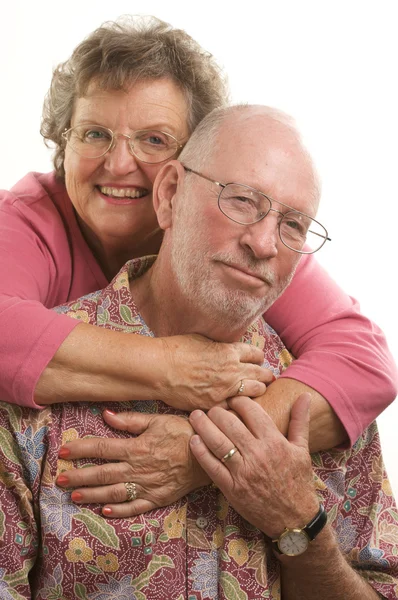 Glückliches Senioren-Paar posiert für ein Porträt — Stockfoto