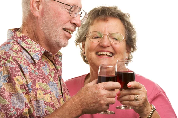 와인을 홀 짝 행복 한 노인 부부 — 스톡 사진