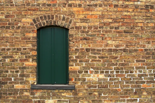 Yaşlı duvar ve pencere — Stok fotoğraf