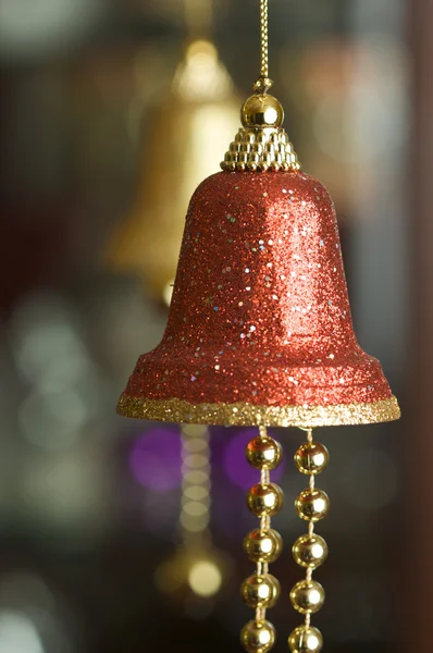 Krásné zdobené zvon visí ornamenty — Stock fotografie