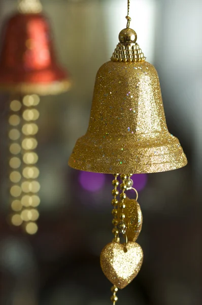 Bellissimi ornamenti ornamentali campana appesa — Foto Stock