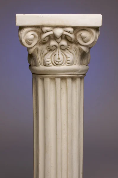 古代の柱柱レプリカ — ストック写真