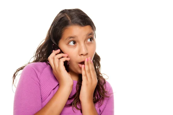 Chocado hispânico menina no celular — Fotografia de Stock