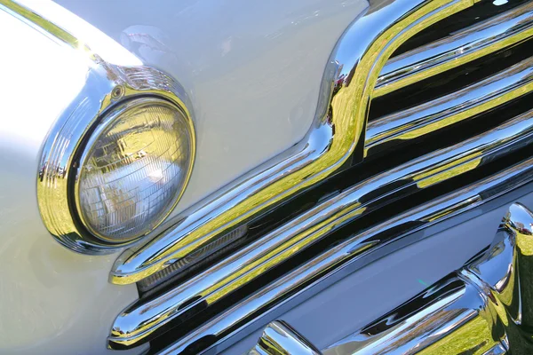 Vit vintage bil — Stockfoto