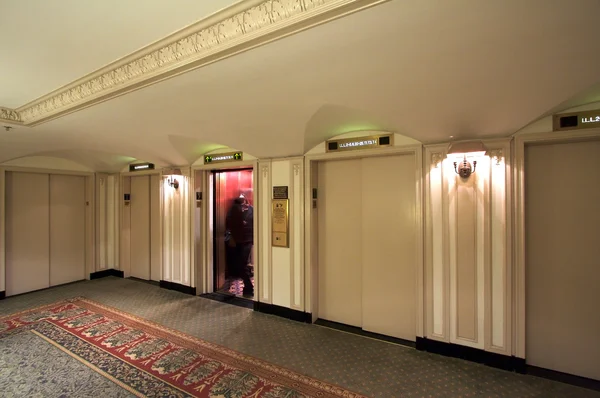 Klassische Aufzug-Lobby — Stockfoto