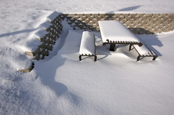 Snowy Picnic Bench — Stock Photo, Image