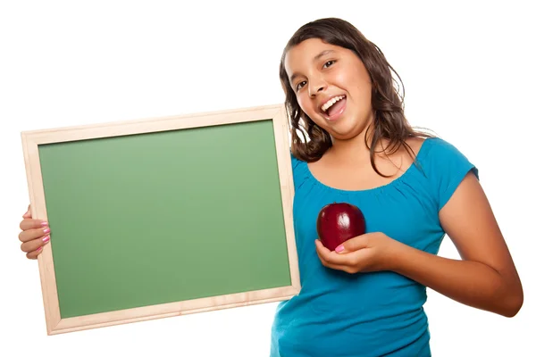 Schattig hispanic meisje lege schoolbord — Stockfoto