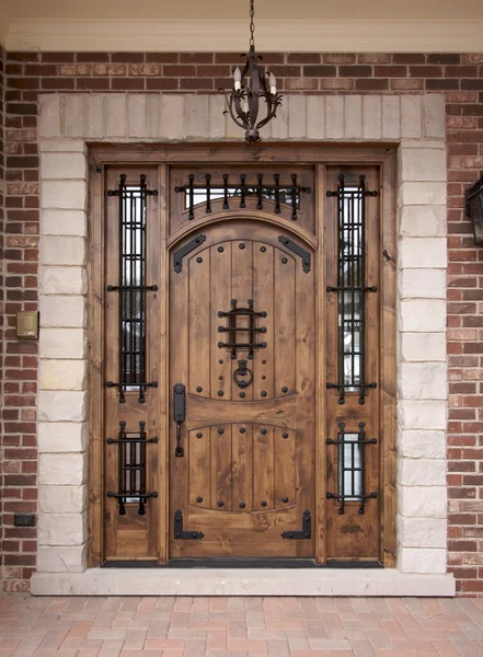 신축된 문 — 스톡 사진