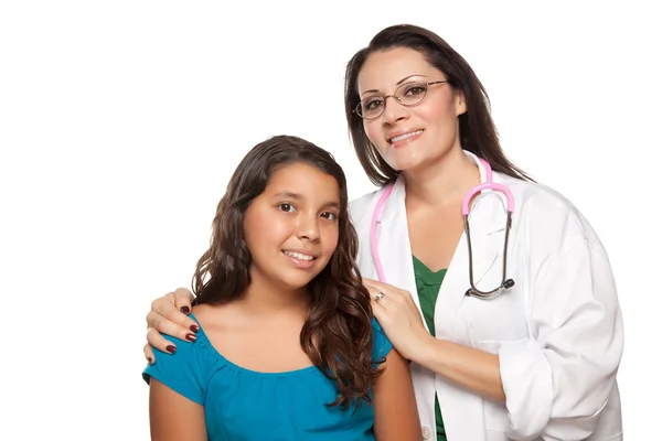 ヒスパニック系の女の子と白の女性の医者 — ストック写真