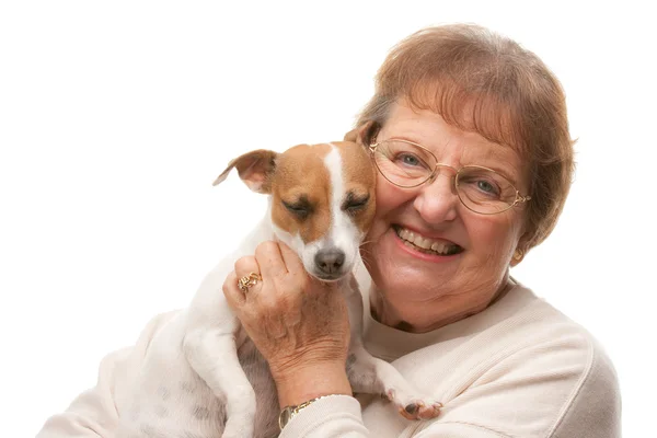 子犬と幸せな魅力的な年配の女性 — ストック写真