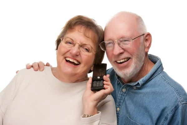 Ανώτερος ζευγάρι χρησιμοποιώντας κινητό τηλέφωνο σε λευκό — Φωτογραφία Αρχείου