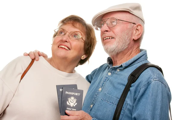 Ευτυχισμένο ζευγάρι ανώτερος με διαβατήρια — Φωτογραφία Αρχείου