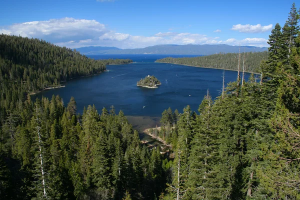Smaragdgrüne Bucht im Lake Tahoe, Kalifornien — Stockfoto