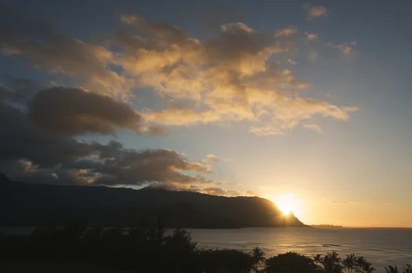 Ηλιοβασίλεμα πάνω από το hanalei κόλπο, kauai, Χαβάη — Φωτογραφία Αρχείου