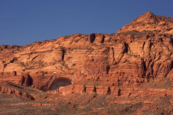 红色的岩石与犹他州的清澈的天空 — 图库照片