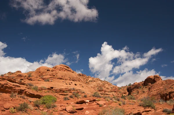 Červené skály Utah s modrou oblohou — Stock fotografie