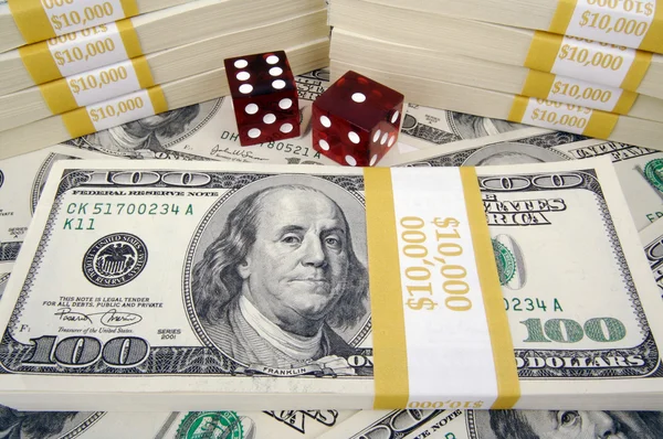 One Hundred Dollar Bills and Red Dice — Stock Photo, Image