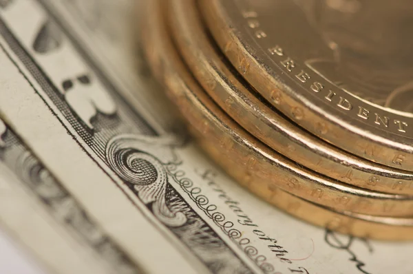 Soyut dolar banknotunun üzerinde ABD Doları sikke — Stok fotoğraf