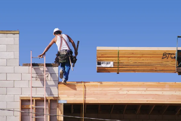 Carpenter Climbing Up Ladder — Stock Photo, Image