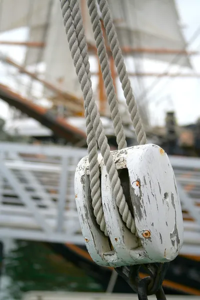 Abstract Boat Rope and Pulley Detail — Stock Photo, Image