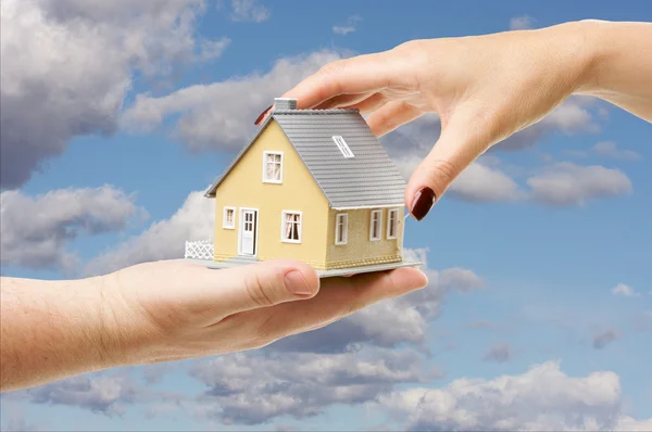 Reaching For A Home on Clouds and Sky — Stock Photo, Image
