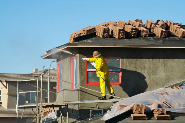 Lavages sous pression des travailleurs de la construction — Photo