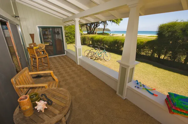 "oceanfront" huis lanai met prachtig uitzicht — Stockfoto