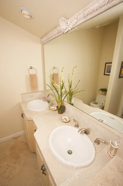 Egzotyczne marmurowa łazienka — Zdjęcie stockowe