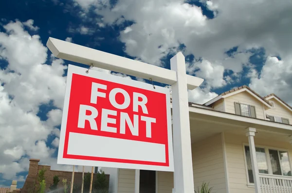 For Rent Sign in Front of New Home — Stock Photo, Image