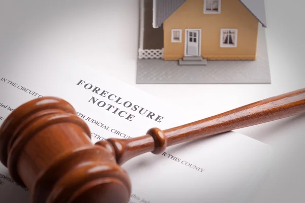 Foreclosure Notice, Gavel and Model Home — Stock Photo, Image