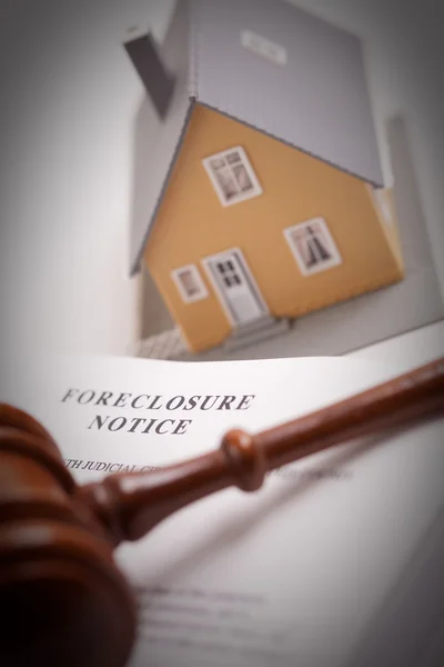 Foreclosure Notice, Gavel and Model Home — Stock Photo, Image