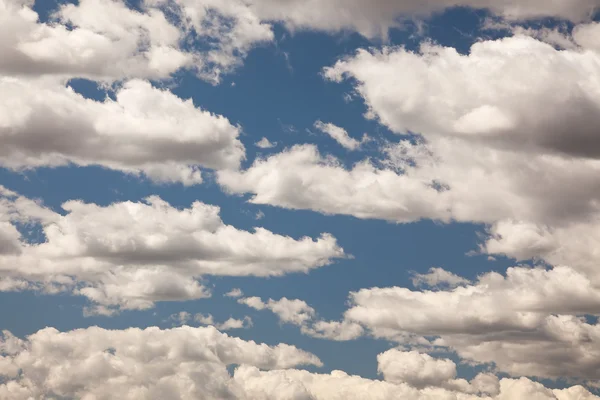 Όμορφος ουρανός και σύννεφα — Φωτογραφία Αρχείου