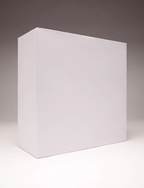 Boş beyaz kutu üzerinde geçiş izole — Stok fotoğraf